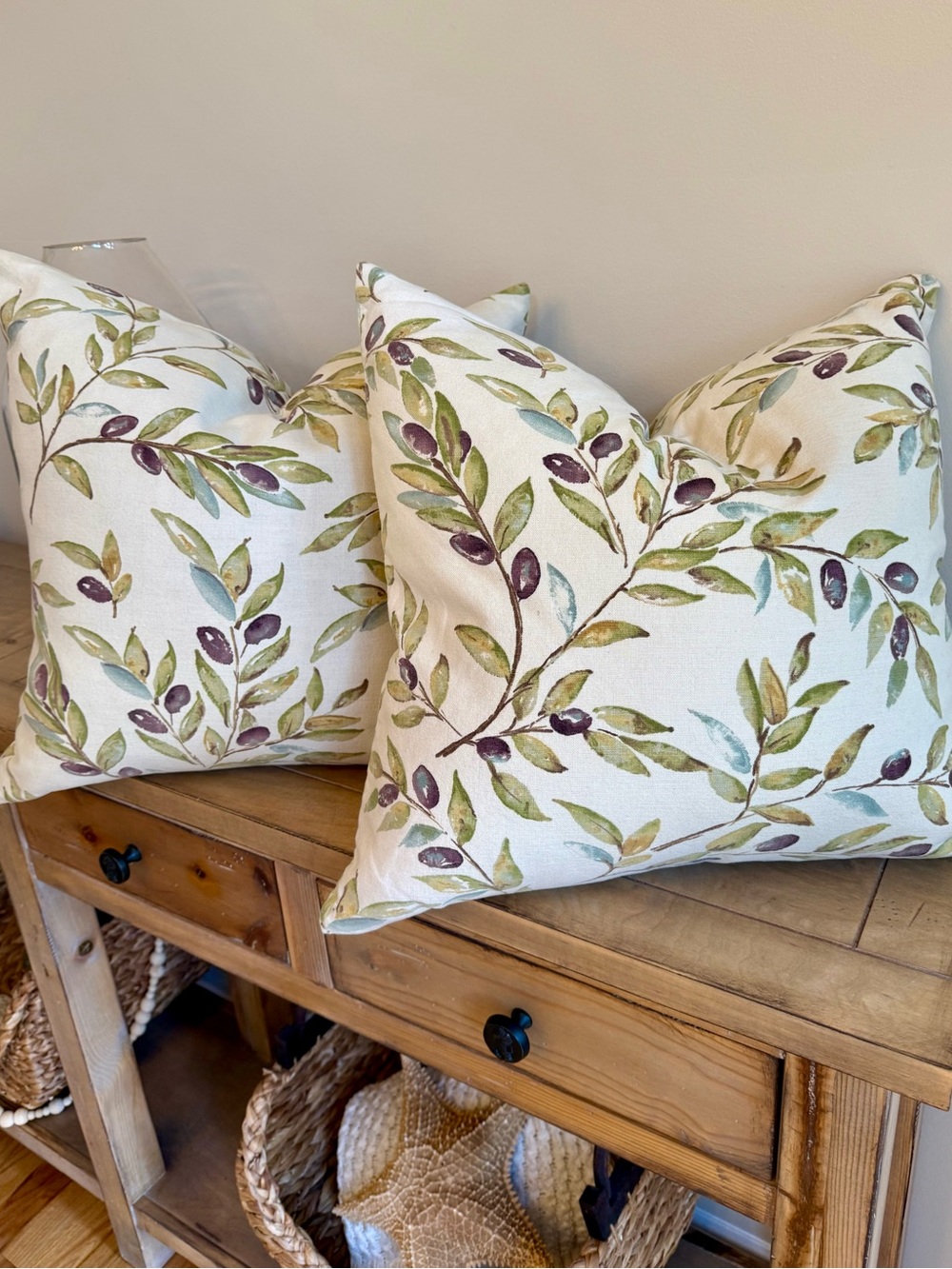 POTTERY BARN 2 OLIVE BRANCH 20 X 20 THROW PILLOWS W/ PB DOWN INSERTS